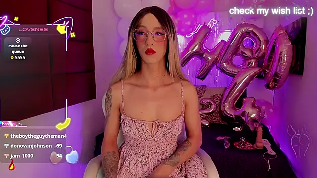 Snapshot of Yaki_Tai chatting on November 9, 7:56 am Yaki Tai online show from November 9, 7:56 am