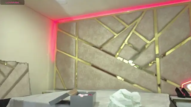  emma miller  online show from February 14, 11:10 am