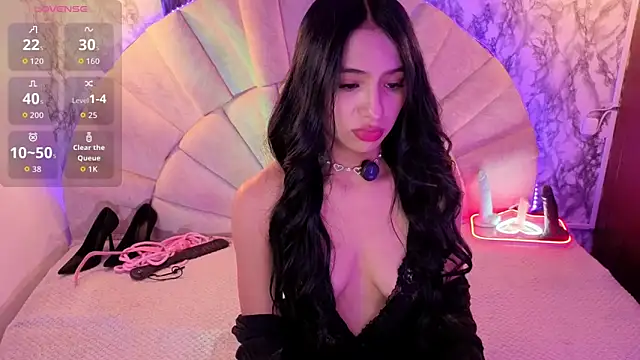  emma miller  online show from April 8, 11:33 am