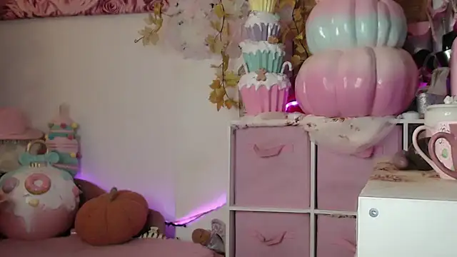 elyink online show from December 18, 12:20 pm