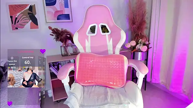 Misslaurenn online show from January 9, 10:49 pm