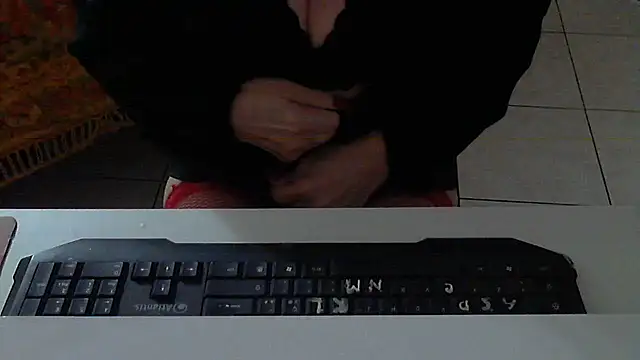 Snapshot of stellin chatting on March 16, 1:24 am stellin online show from March 16, 1:24 am