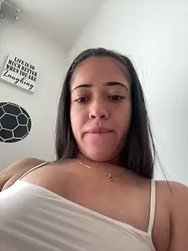 Snapshot of Reggie-Liam chatting on December 20, 6:35 pm Reggie-Liam online show from December 20, 6:35 pm