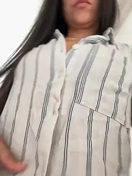 Snapshot of Reggie-Liam chatting on February 24, 6:26 pm Reggie-Liam online show from February 24, 6:26 pm