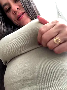 Snapshot of Reggie-Liam chatting on October 30, 7:00 pm Reggie-Liam online show from October 30, 7:00 pm