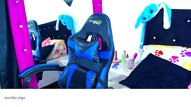 Snapshot of Jenng18 chatting on February 22, 8:32 pm Jenng18 online show from February 22, 8:32 pm