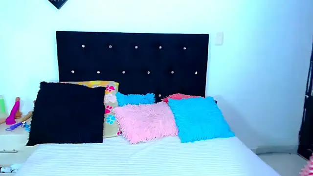 Snapshot of Jenng18 chatting on November 9, 5:00 am Jenng18 online show from November 9, 5:00 am