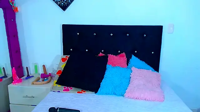 Snapshot of Jenng18 chatting on November 16, 6:07 am Jenng18 online show from November 16, 6:07 am