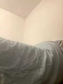 Snapshot of bigguy101 chatting on October 22, 4:23 am bigguy101 online show from October 22, 4:23 am