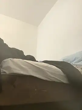 Snapshot of bigguy101 chatting on October 30, 9:07 am bigguy101 online show from October 30, 9:07 am