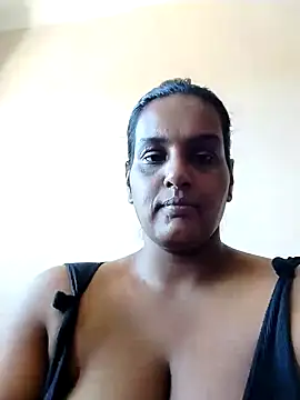 NWC4LYF online show from December 19, 8:06 am