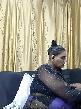 Snapshot of NWC4LYF chatting on July 4, 9:30 pm NWC4LYF online show from July 4, 9:30 pm