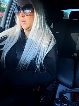 Bustyblondebabe32 online show from September 29, 7:48 am