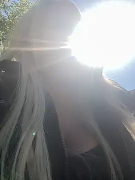 Snapshot of Bustyblondebabe32 chatting on April 24, 9:11 am Bustyblondebabe32 online show from April 24, 9:11 am
