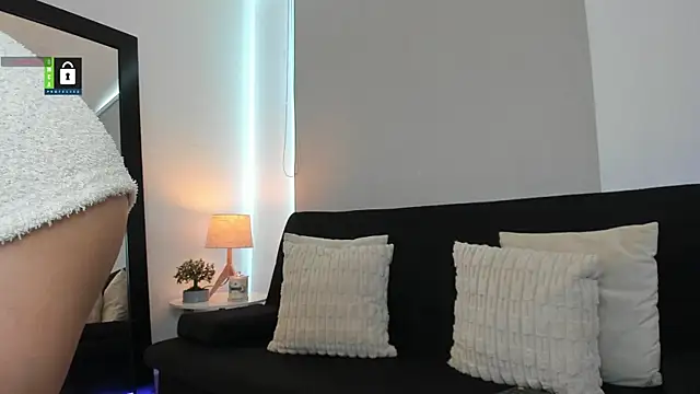 Snapshot of antonella_dom1 chatting on June 2, 5:13 pm antonella dom1 online show from June 2, 5:13 pm