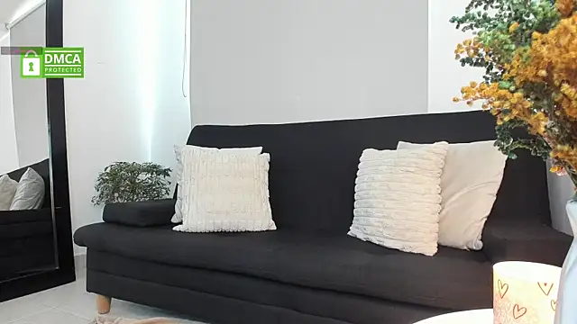 Snapshot of antonella_dom1 chatting on May 14, 6:05 pm antonella dom1 online show from May 14, 6:05 pm