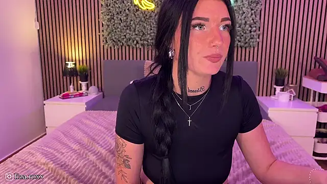 Snapshot of LizaRoxx chatting on October 6, 7:14 pm LizaRoxx online show from October 6, 7:14 pm