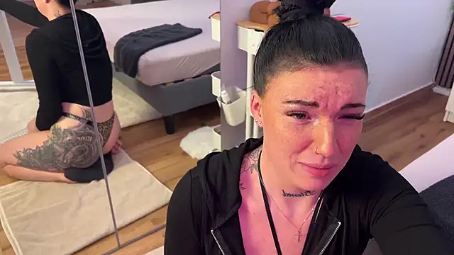 Snapshot of LizaRoxx chatting on March 18, 8:05 pm LizaRoxx online show from March 18, 8:05 pm