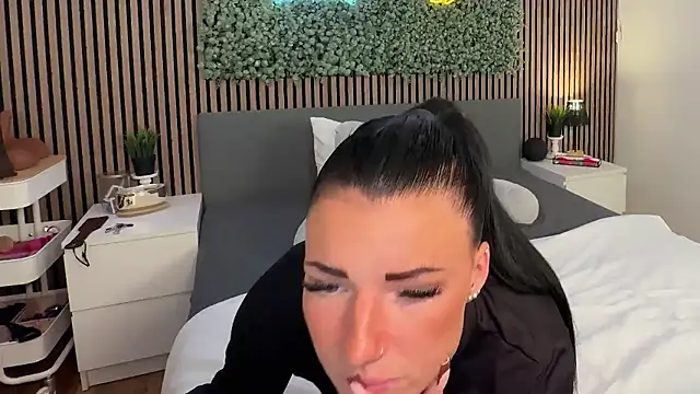 LizaRoxx online show from January 6, 9:52 pm