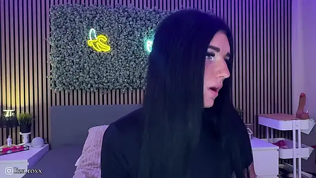 Snapshot of LizaRoxx chatting on October 15, 7:11 pm LizaRoxx online show from October 15, 7:11 pm