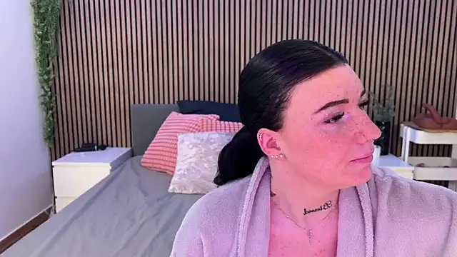 Snapshot of LizaRoxx chatting on March 15, 10:24 am LizaRoxx online show from March 15, 10:24 am