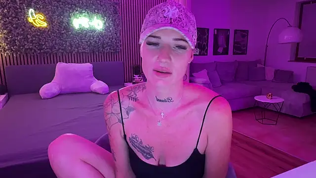 LizaRoxx online show from July 4, 11:20 pm