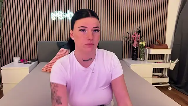 Snapshot of LizaRoxx chatting on March 16, 2:55 pm LizaRoxx online show from March 16, 2:55 pm