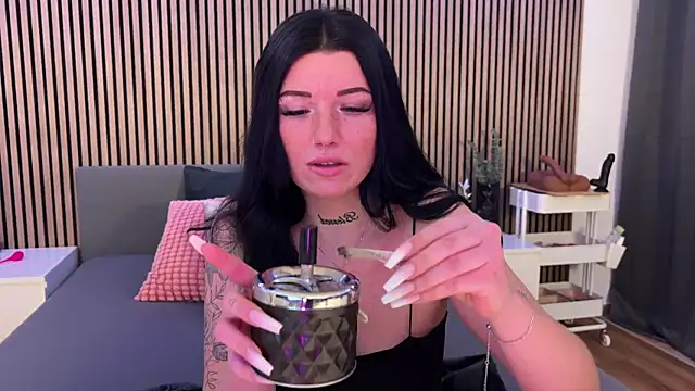 Snapshot of LizaRoxx chatting on March 12, 6:43 pm LizaRoxx online show from March 12, 6:43 pm