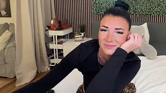 LizaRoxx online show from January 10, 11:55 pm