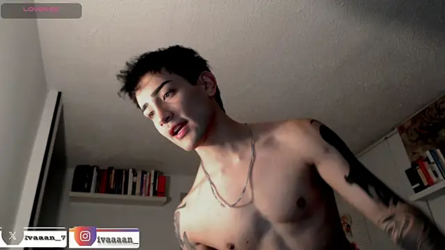 ivaaaan  online show from December 20, 12:02 am