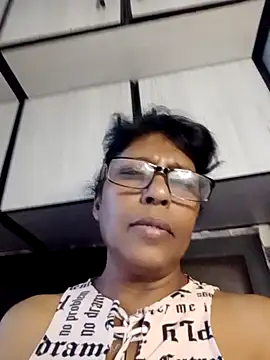 MsAttitude online show from June 3, 7:20 am