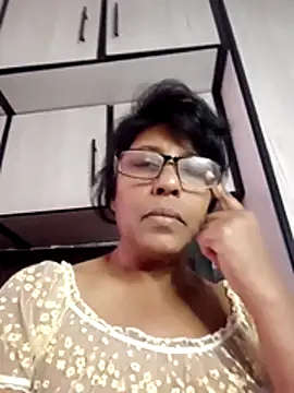 Snapshot of MsAttitude chatting on July 9, 11:42 am MsAttitude online show from July 9, 11:42 am