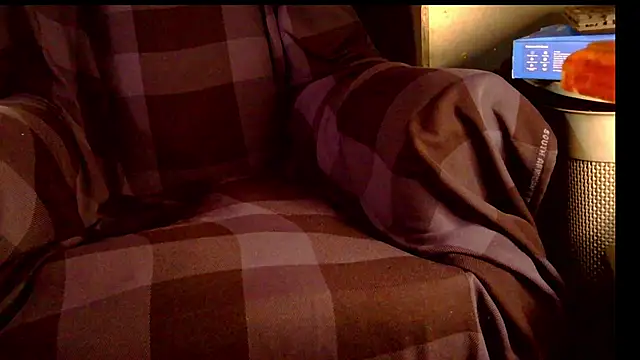 CharlesBlk79  online show from April 7, 1:13 pm