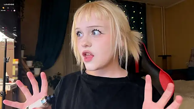 LisaLaas online show from September 21, 5:29 pm