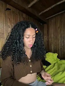 Snapshot of Miley_and_Vash chatting on March 12, 9:52 pm Miley and Vash online show from March 12, 9:52 pm