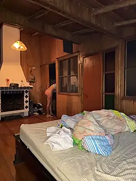 Snapshot of Miley_and_Vash chatting on November 20, 2:45 am Miley and Vash online show from November 20, 2:45 am