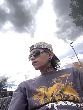 AcidMilo online show from November 27, 4:18 pm