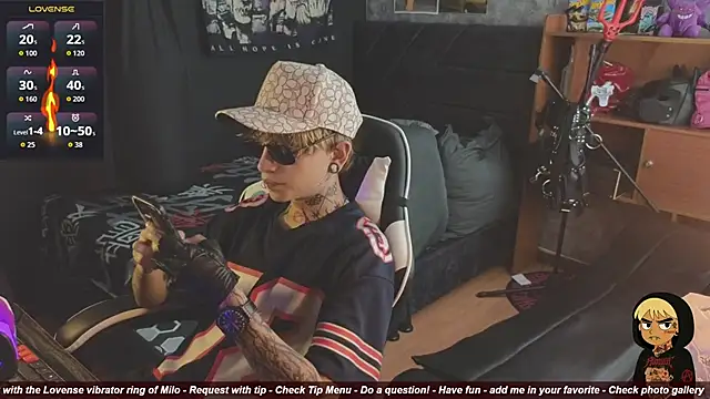 AcidMilo online show from December 5, 5:33 pm