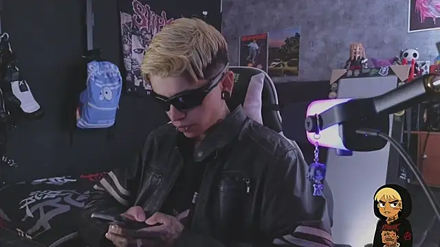 AcidMilo online show from February 2, 6:07 pm