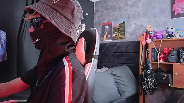 AcidMilo online show from December 22, 5:02 pm