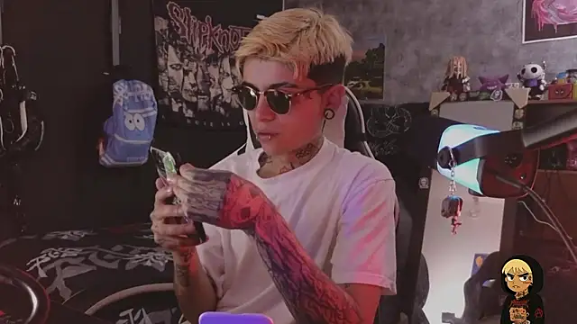 AcidMilo online show from February 12, 2:50 pm