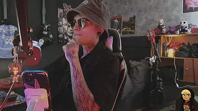 AcidMilo online show from January 15, 3:37 pm