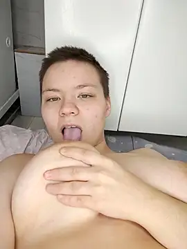 Snapshot of GoldMelissa chatting on October 16, 10:12 am GoldMelissa online show from October 16, 10:12 am