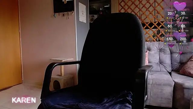 Snapshot of Karen_sex92 chatting on June 17, 6:51 pm Karen sex92 online show from June 17, 6:51 pm