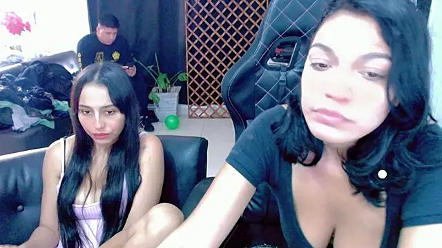 Snapshot of Karen_sex92 chatting on March 21, 7:57 pm Karen sex92 online show from March 21, 7:57 pm