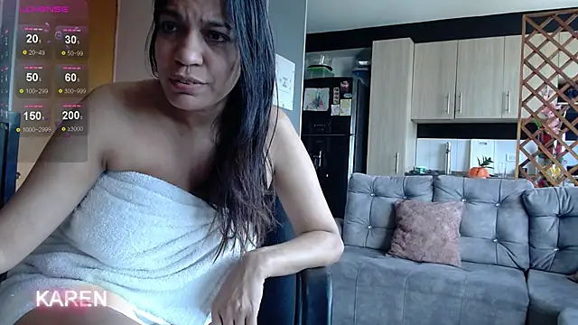 Snapshot of Karen_sex92 chatting on June 1, 7:02 pm Karen sex92 online show from June 1, 7:02 pm