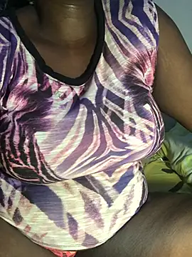 sweett shaley online show from April 19, 11:44 am