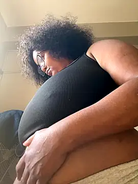 Snapshot of Charlie-Crawford chatting on November 8, 6:39 am Charlie-Crawford online show from November 8, 6:39 am