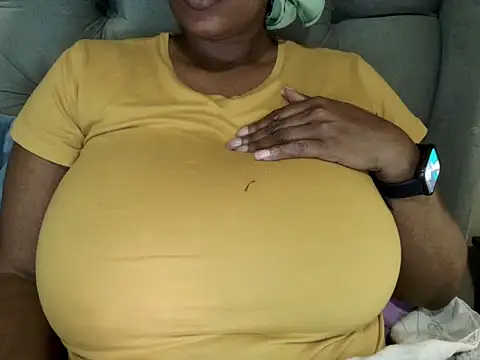 Snapshot of Charlie-Crawford chatting on July 16, 4:26 pm Charlie-Crawford online show from July 16, 4:26 pm