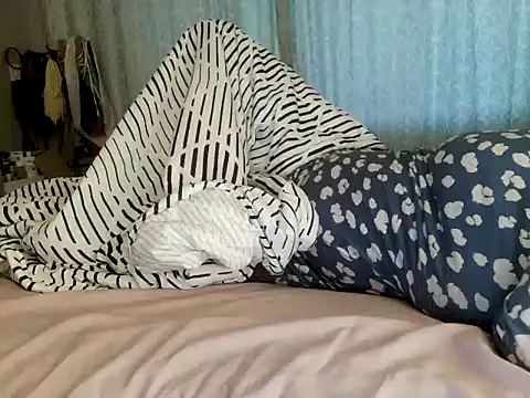 Charlie-Crawford online show from May 3, 4:28 am